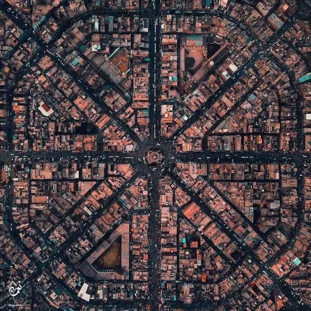 the-city-center-of-faisalabad-pakistan-it-was-designed-by-v0-msaaxe7nod6d1 - indusquilt.com - indusquilt.com